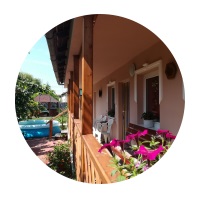 Rólunk - Tiszavirág Apartmanház